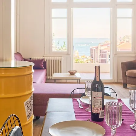 Apartment-large Balcony With View Apartment