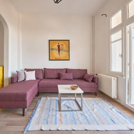 Apartment-large Balcony With View Apartment *