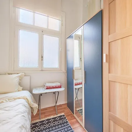 Apartment-large Balcony With View Apartment *