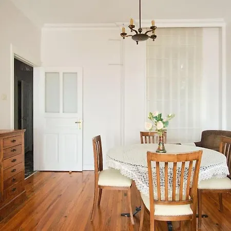 Apartment An Elegant 2 Bedroom With Stunning View *