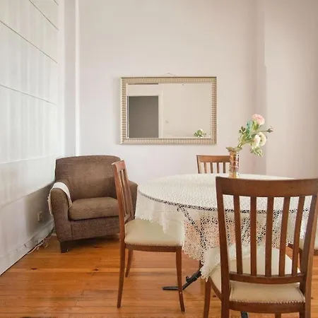 An Elegant 2 Bedroom With Stunning View Apartment Istanbul