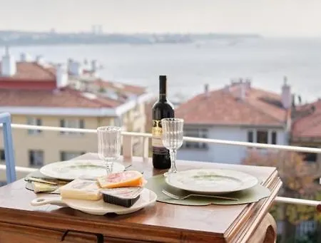Apartment An Elegant 2 Bedroom With Stunning View Istanbul