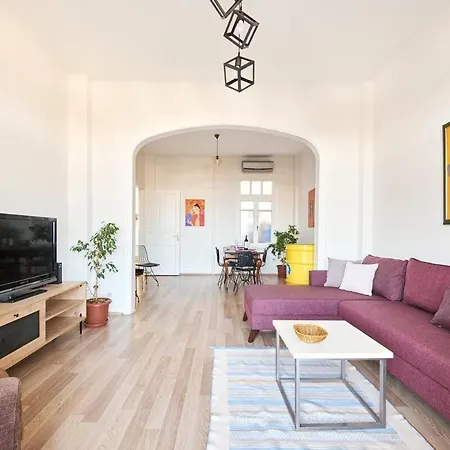 Apartment-large Balcony With View Daire *