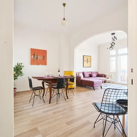 Apartment-large Balcony With View Istanboel